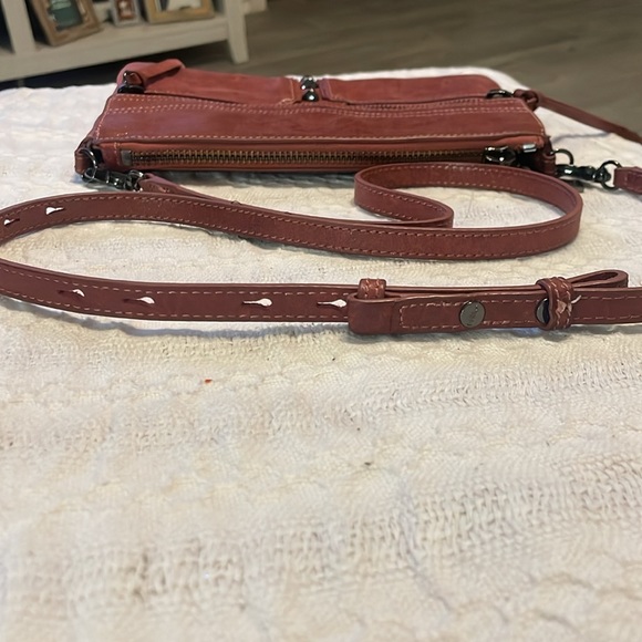 BOTKIER, NY TRIGGER Brown Leather CrossBody Bag with Studs & Fringes. - Picture 5 of 10